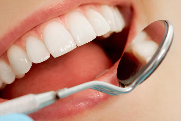 Реставрація передніх зубів: способи та особливості відновлення